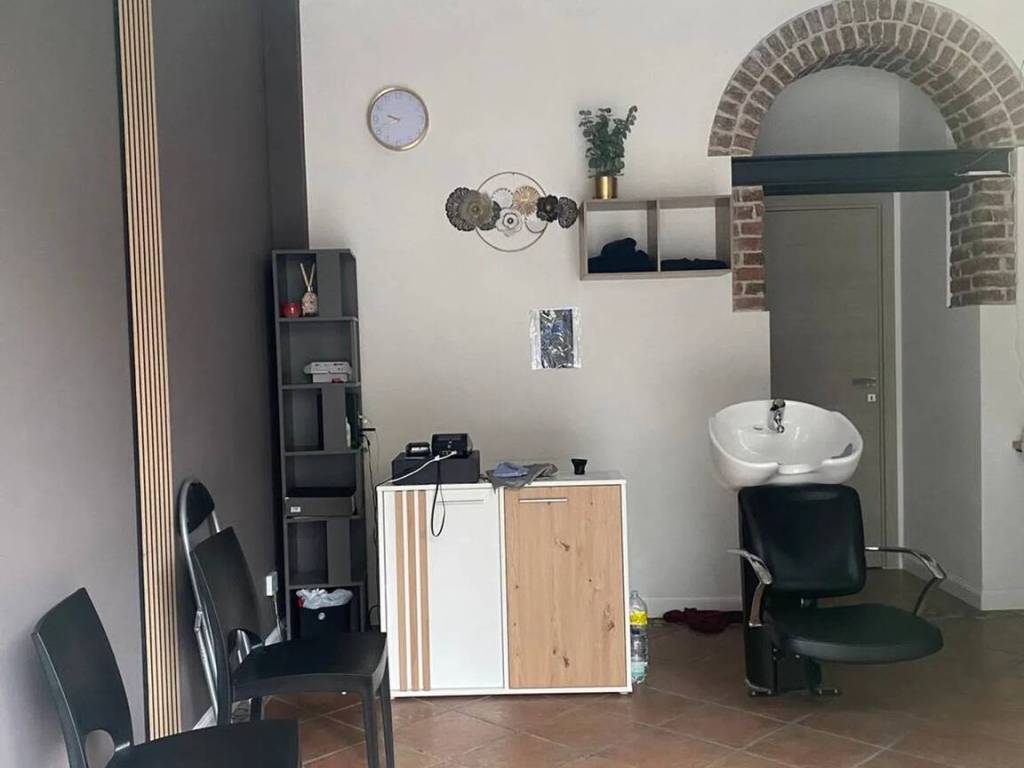 negozio in affitto a Varese in zona Viale Europa
