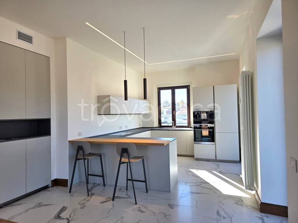 appartamento in affitto a Varese in zona Centro Città