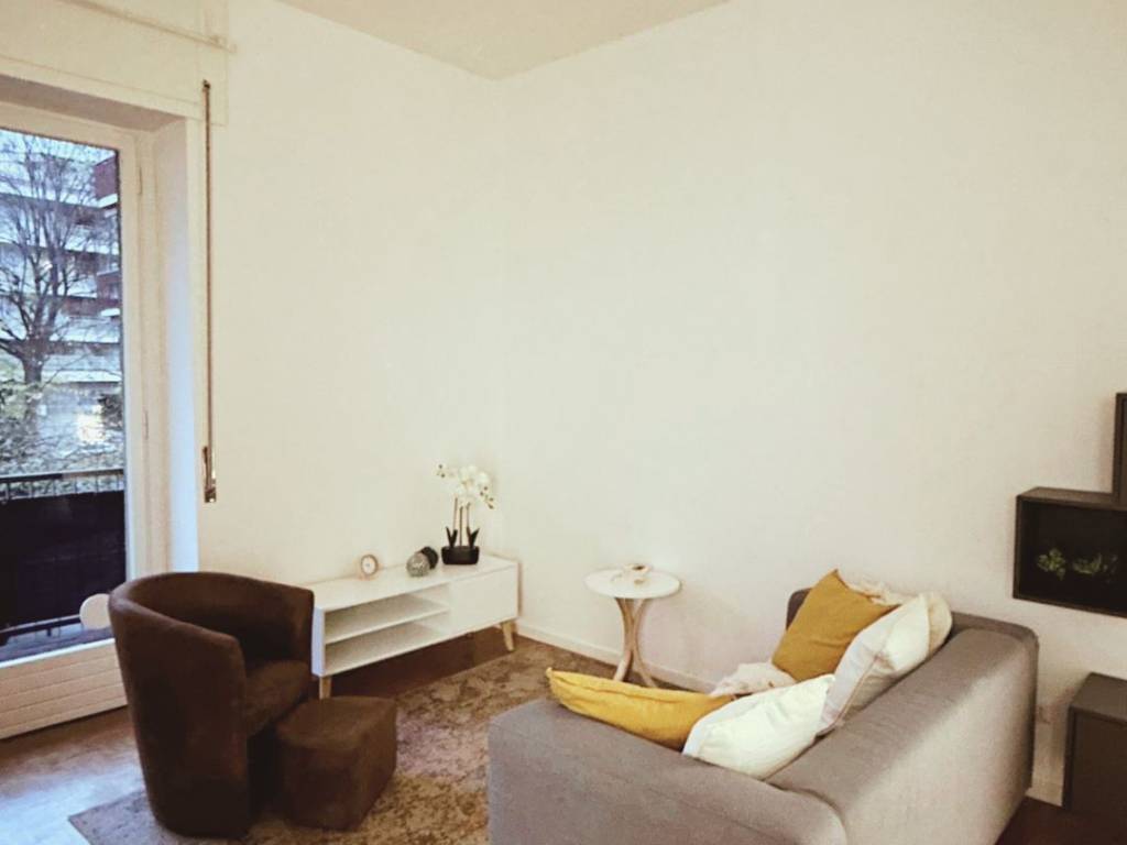 appartamento in affitto a Varese in zona Brunella