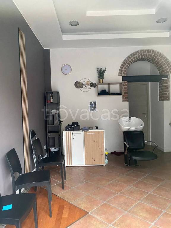 negozio in affitto a Varese in zona Bosto