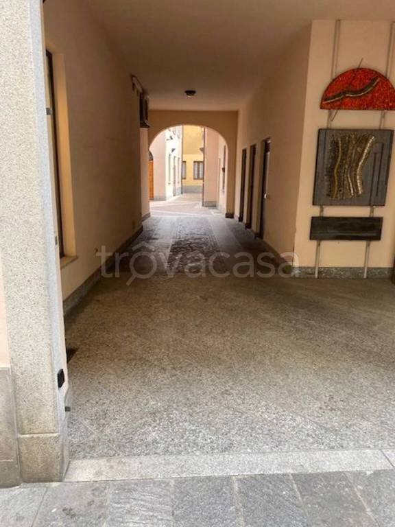 negozio in affitto a Varese in zona Centro Città