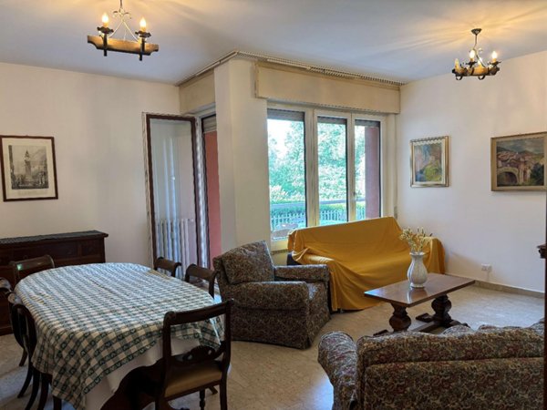 negozio in affitto a Varese in zona Capolago