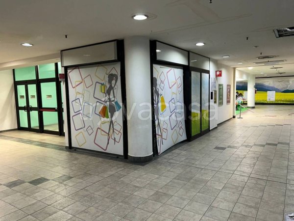 negozio in affitto a Varese in zona Centro Città