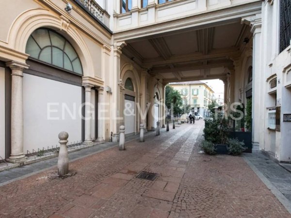 negozio in affitto a Varese in zona Biumo