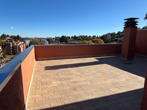 appartamento in affitto a Varese in zona Brunella