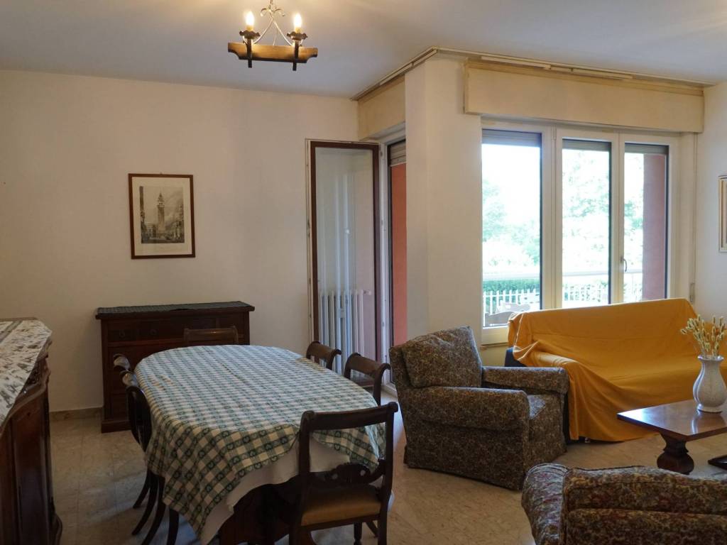appartamento in affitto a Varese in zona Casbeno