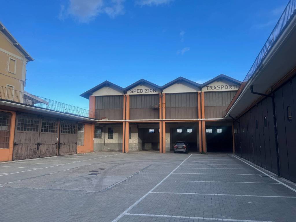locale commerciale in affitto a Varese in zona Ippodromo