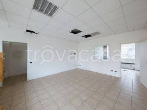 negozio in affitto a Varese in zona Centro Città