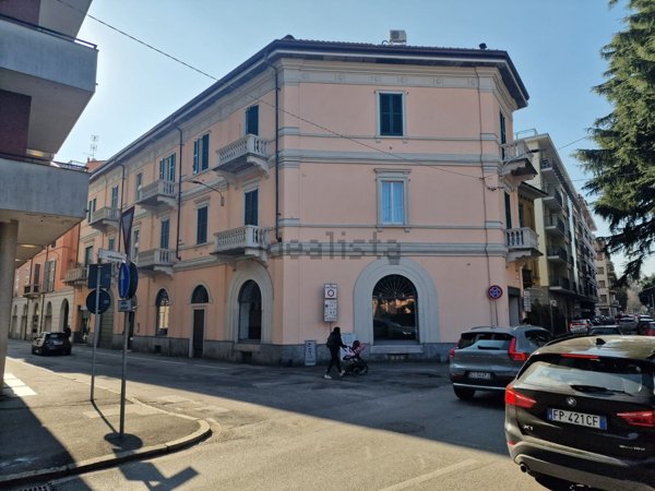 ufficio in affitto a Varese in zona Centro Città