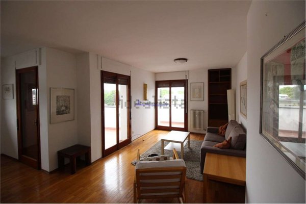 appartamento in affitto a Varese in zona Brunella