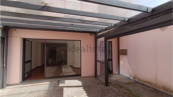 negozio in affitto a Varese in zona Centro Città