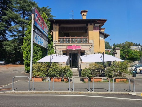 negozio in affitto a Varese in zona Viale Aguggiari