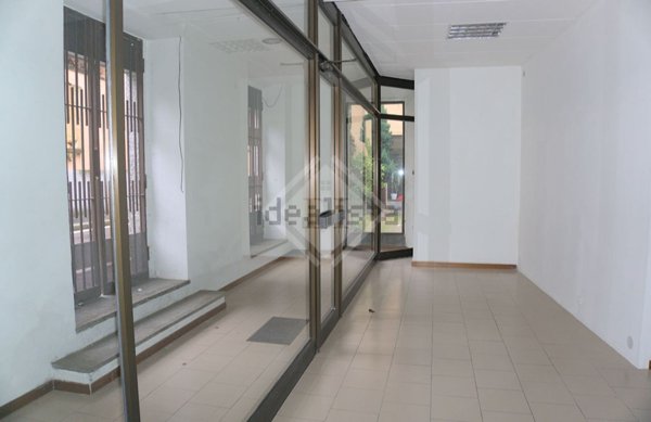 negozio in affitto a Varese