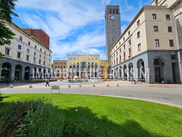 negozio in affitto a Varese in zona Centro Città