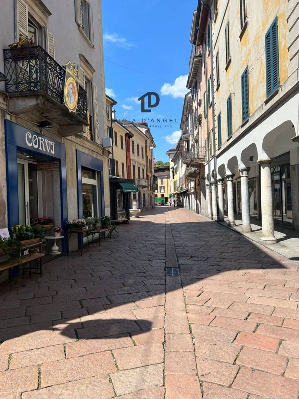 negozio in affitto a Varese in zona Centro Città