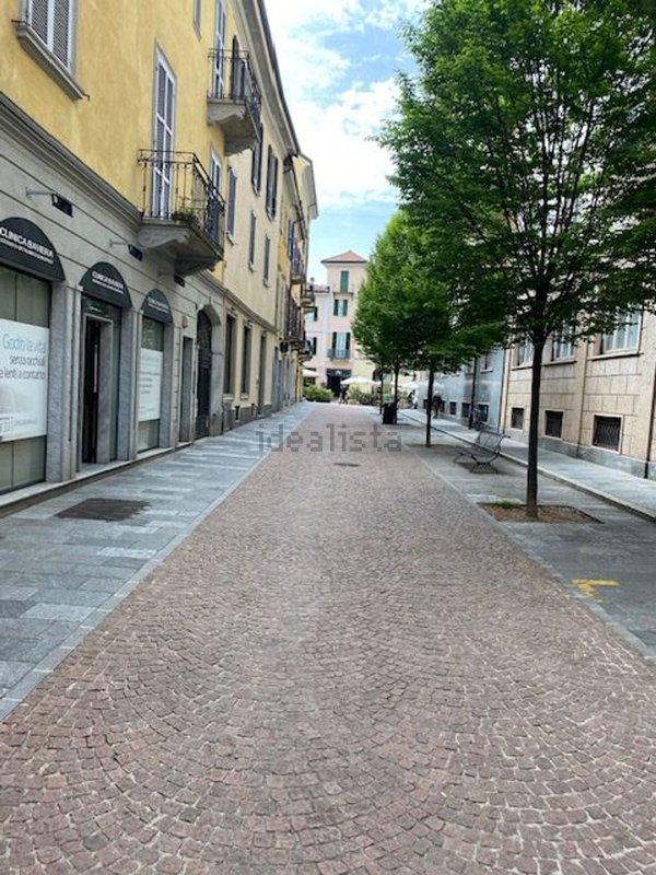 locale commerciale in affitto a Varese in zona Centro Città