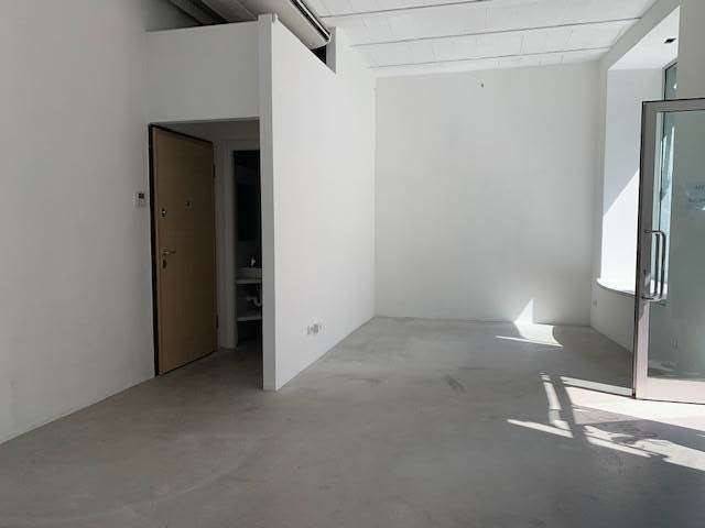 negozio in affitto a Varese in zona Biumo