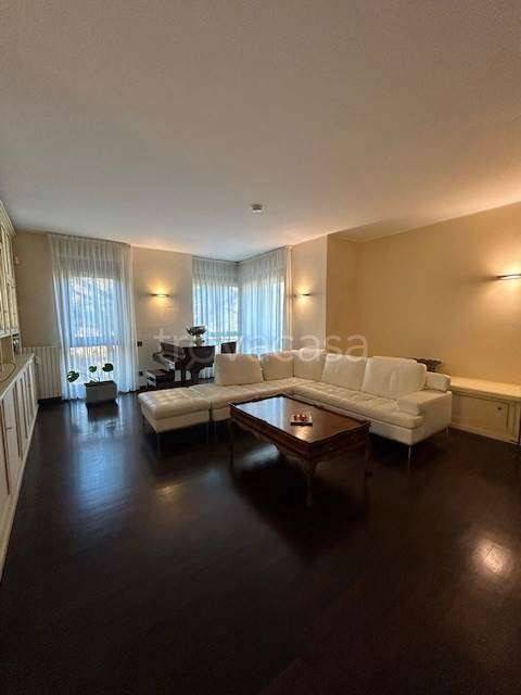 appartamento in affitto a Varese in zona Brunella