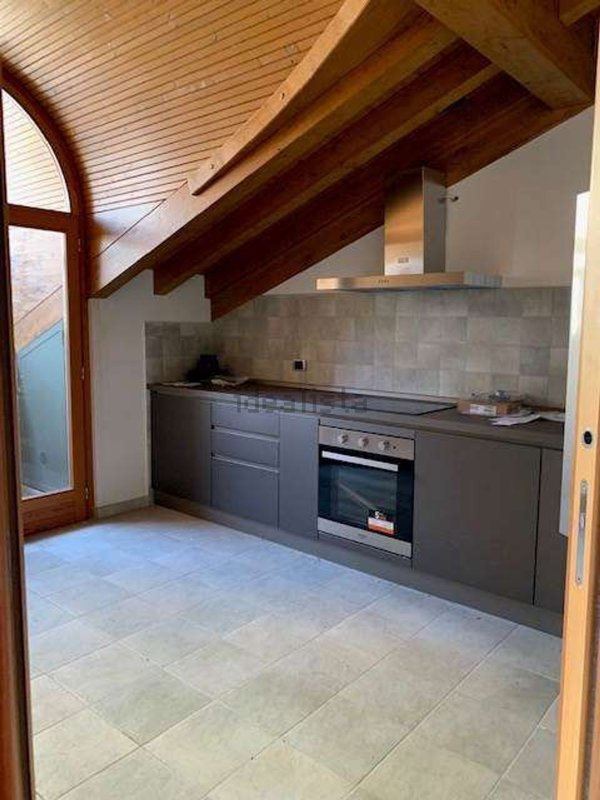 appartamento in affitto a Varese in zona Centro Città