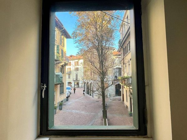 negozio in affitto a Varese in zona Biumo