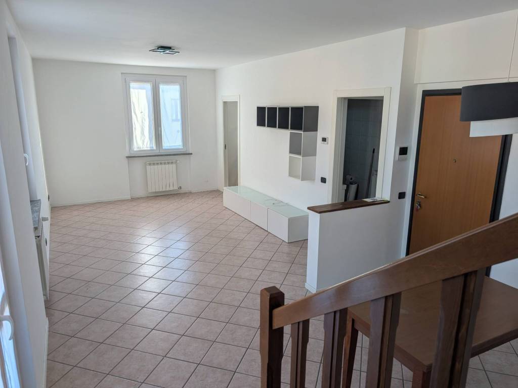 appartamento in affitto a Varese in zona Lissago