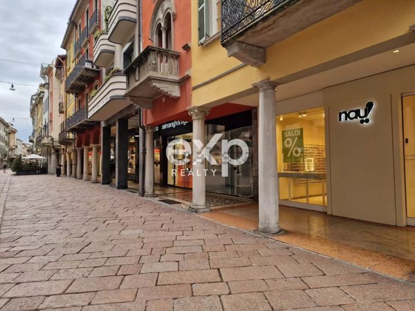 negozio in affitto a Varese in zona Centro Città