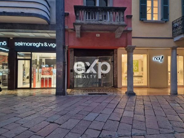 negozio in affitto a Varese in zona Centro Città