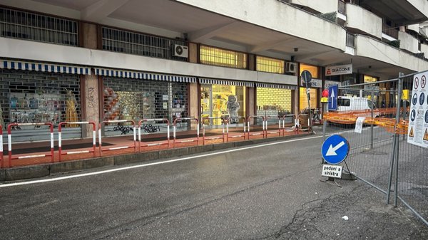 negozio in affitto a Varese in zona Biumo