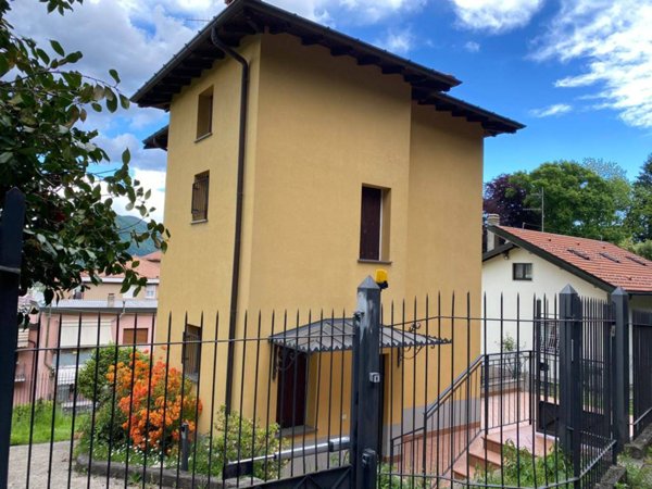 casa indipendente in affitto a Varese in zona Biumo