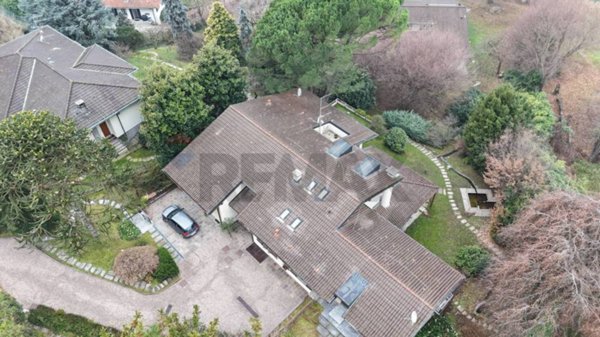 casa indipendente in affitto a Varese