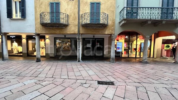 negozio in affitto a Varese in zona Centro Città
