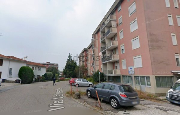 appartamento in affitto a Varese in zona Ippodromo