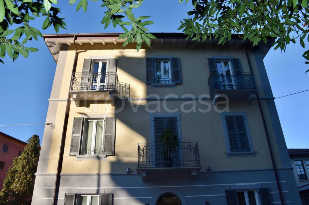 appartamento in affitto a Varese in zona Brunella