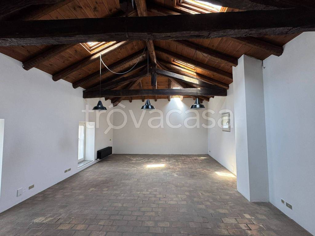 appartamento in affitto a Varese in zona Centro Città