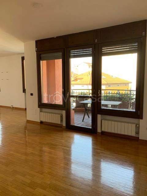 appartamento in affitto a Varese in zona Centro Città