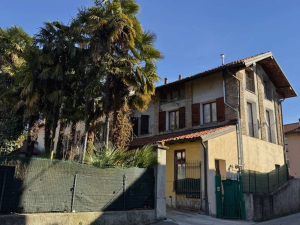 appartamento in affitto a Varese in zona Casbeno