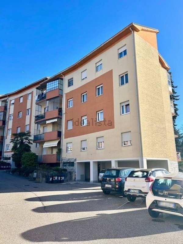 appartamento in affitto a Varese in zona Avigno