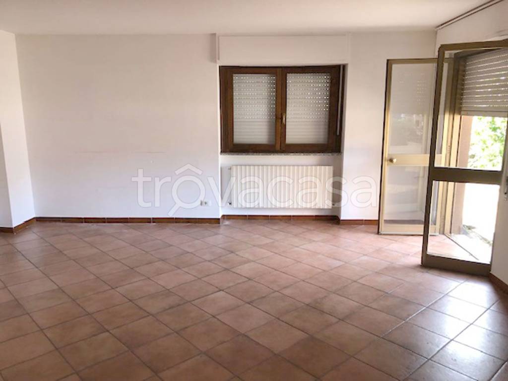 appartamento in affitto a Varese in zona Via Crispi