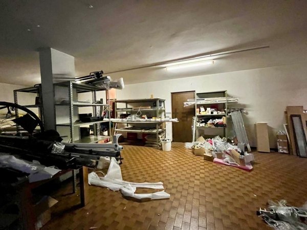 locale di sgombero in affitto a Varese in zona Via Crispi