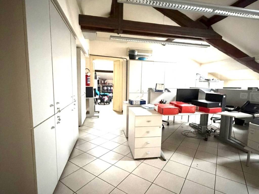 ufficio in affitto a Varese in zona Centro Città