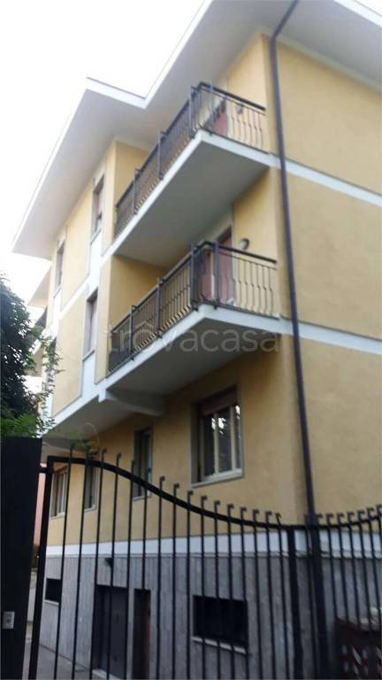 appartamento in affitto a Varese in zona Brunella