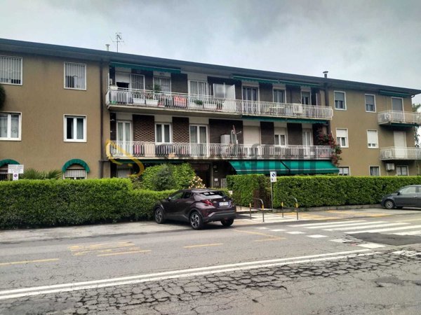 appartamento in affitto a Varese in zona Viale Aguggiari