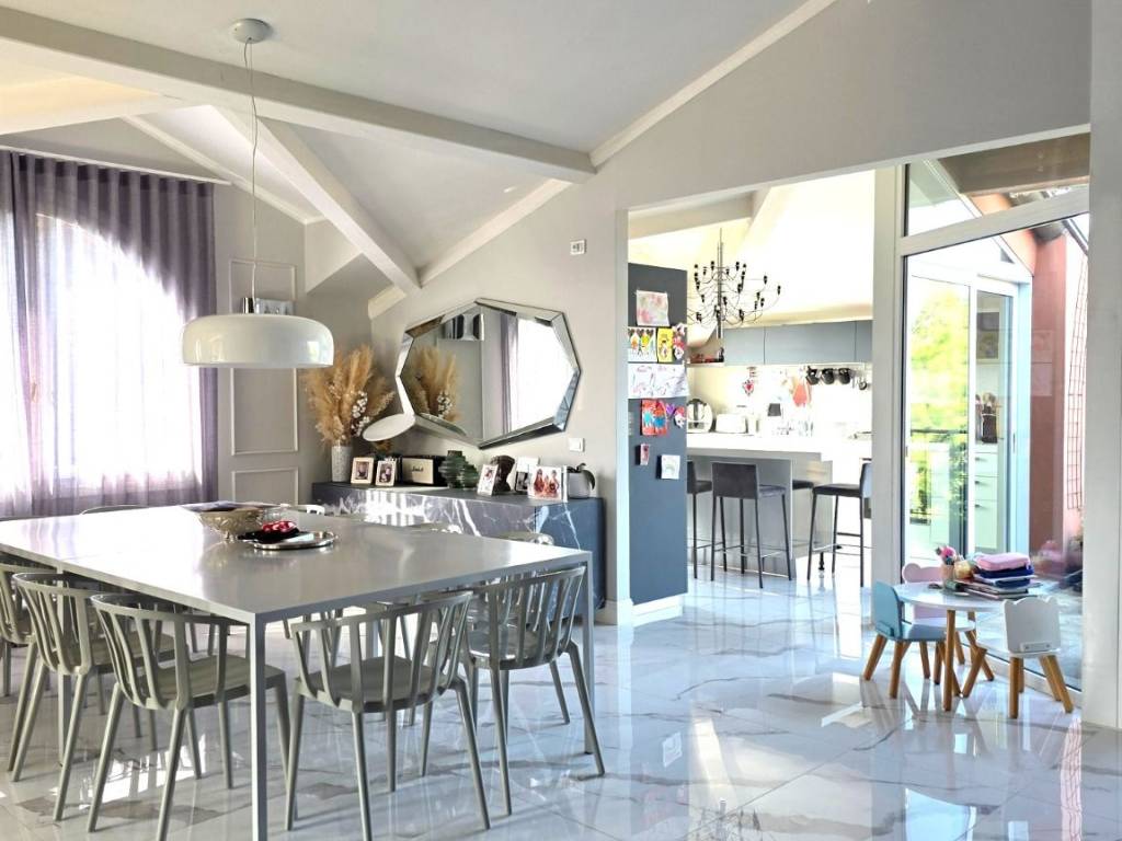 appartamento in affitto a Varese in zona Biumo