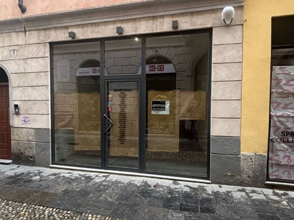 negozio in affitto a Varese in zona Biumo