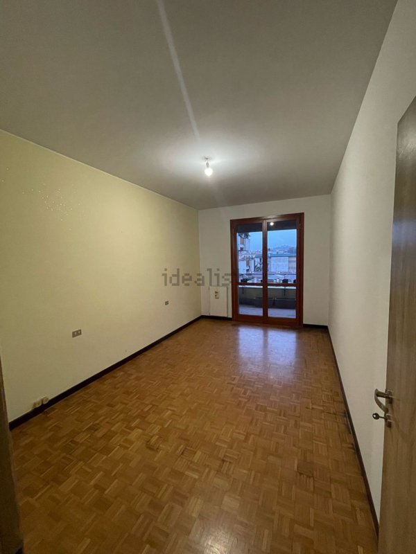 appartamento in affitto a Varese in zona Biumo