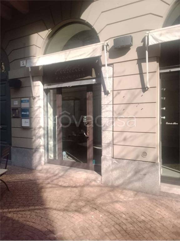 negozio in affitto a Varese in zona Centro Città