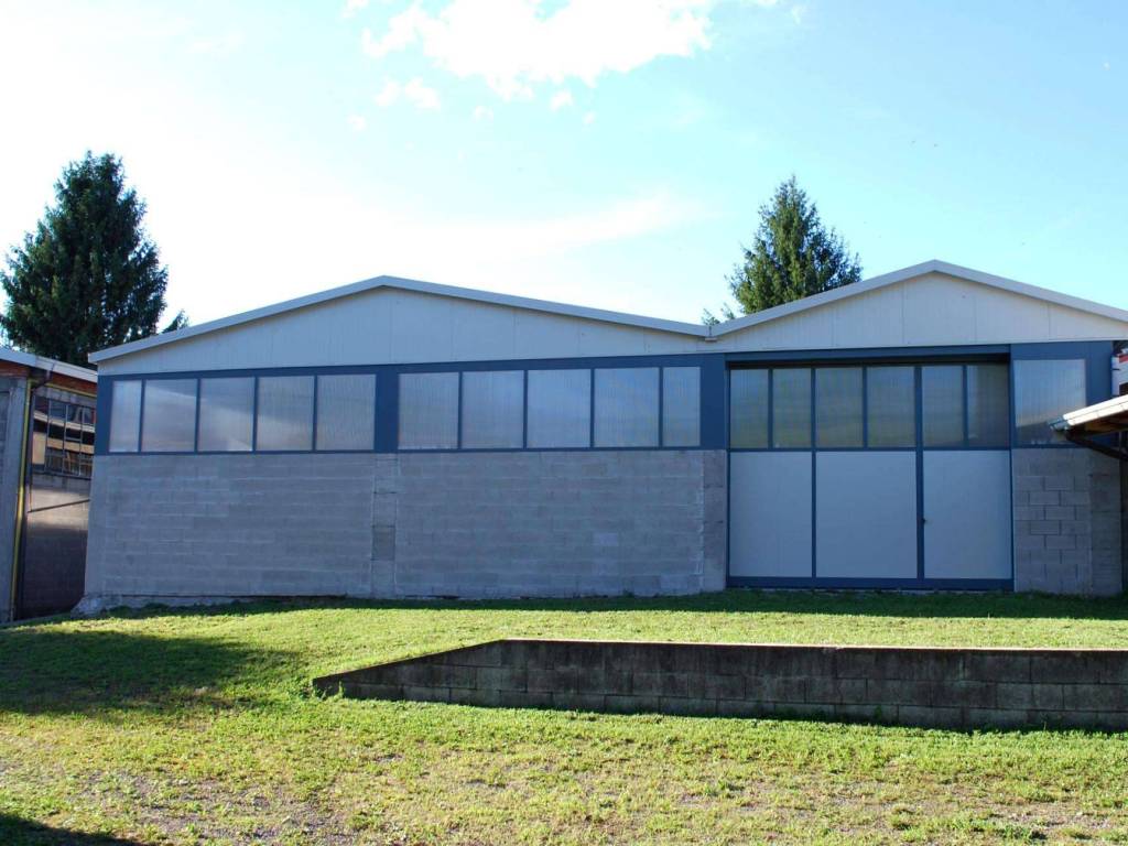 locale commerciale in affitto a Varese in zona Capolago
