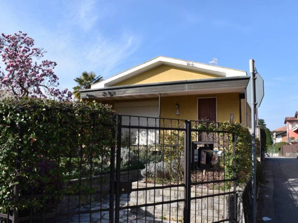 casa indipendente in affitto a Varese in zona Giubiano