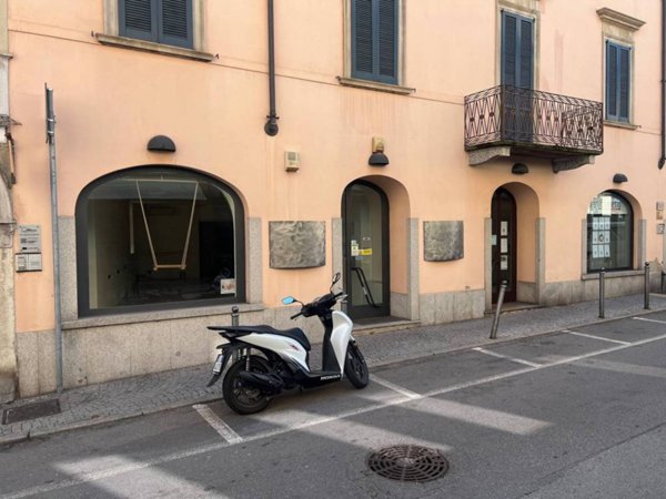 negozio in affitto a Varese in zona Biumo