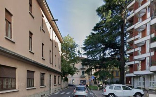 appartamento in affitto a Varese in zona Brunella